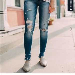 Size 7/27 Kancan Jeans